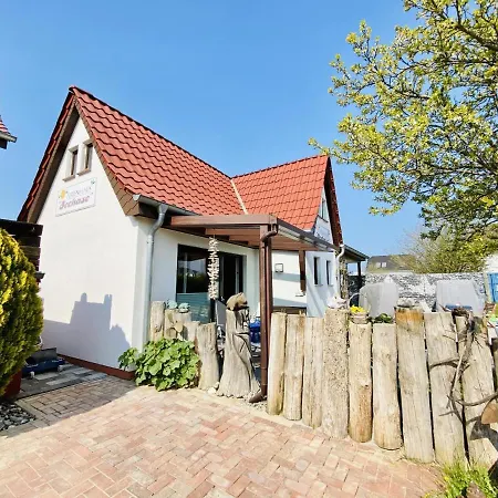 Ferienhaus Seehase * 니엔하겐